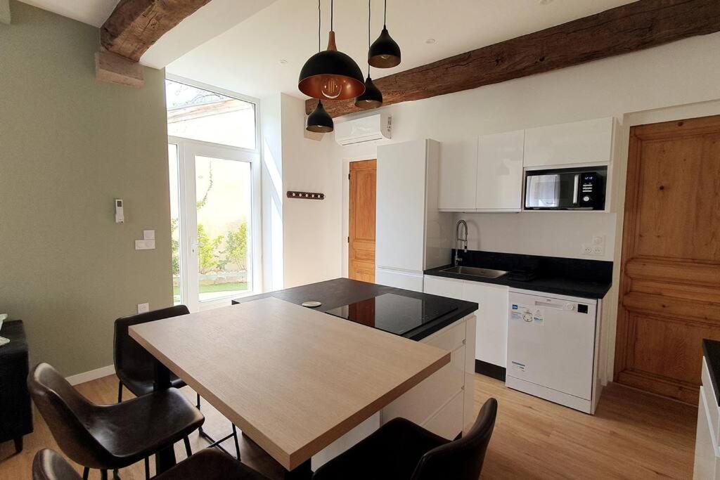 Classe 4 Etoiles - Cybele - Centre Ville 2 Chambres, Cour Privative Et Garage Vienne  Esterno foto