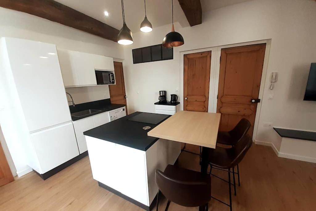 Classe 4 Etoiles - Cybele - Centre Ville 2 Chambres, Cour Privative Et Garage Vienne  Esterno foto