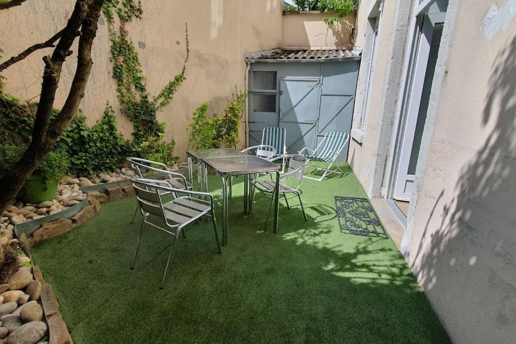 Classe 4 Etoiles - Cybele - Centre Ville 2 Chambres, Cour Privative Et Garage Vienne  Esterno foto